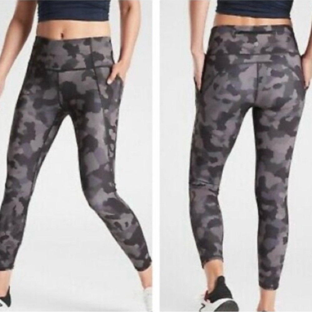Athleta leggings in camo, perfect condition, size XS